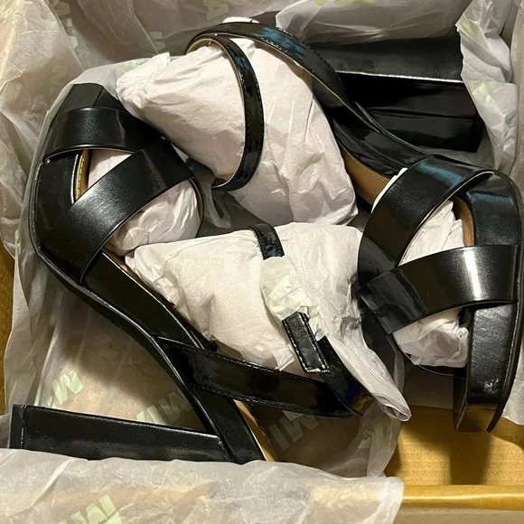 Mia Eloise Block heel sandals black size 8M secure ankle strap contoured footbed - Picture 5 of 9